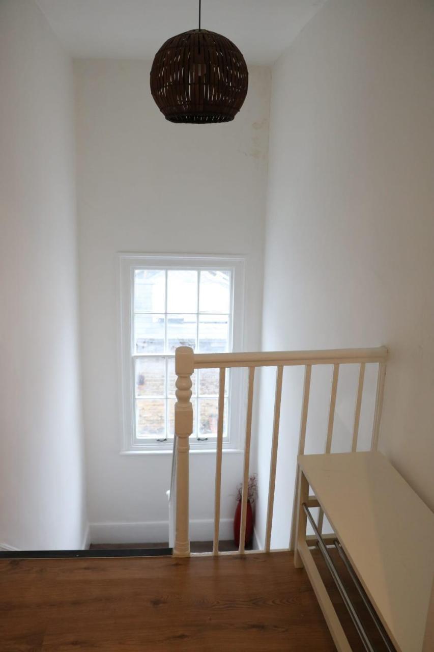 شقة Victoria Style Flat Near Victoria Station لندن المظهر الخارجي الصورة